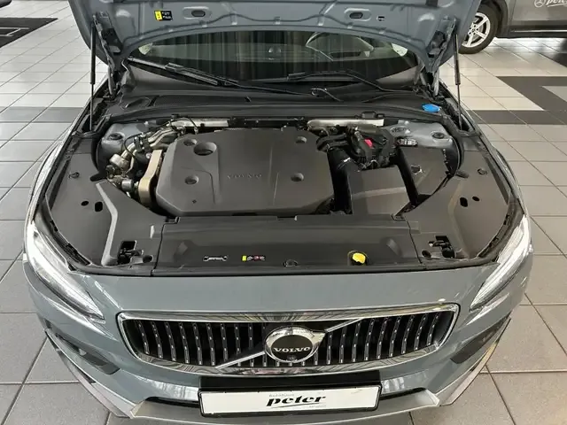 Volvo V90 Cross Country