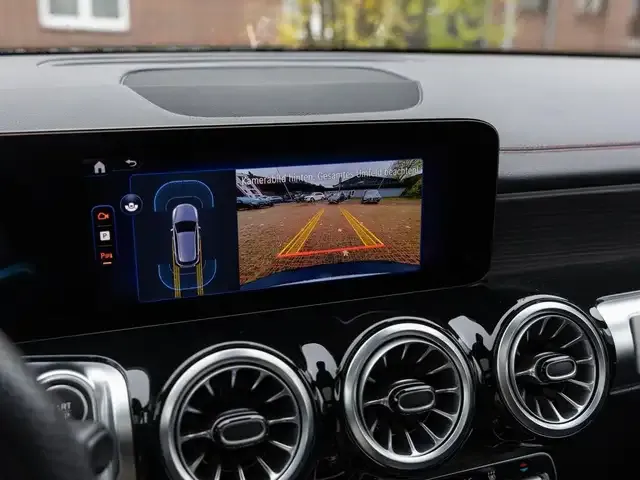 Mercedes-Benz EQB 300