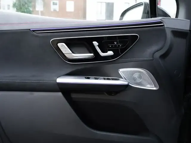 Mercedes-Benz EQE SUV