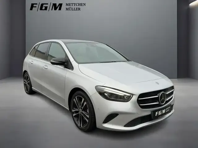 Mercedes-Benz B 220