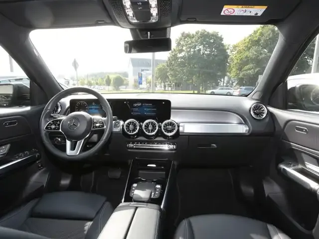 Mercedes-Benz EQB 300