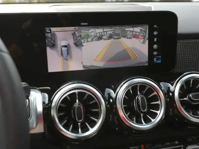 Mercedes-Benz EQB 300