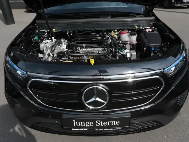 Mercedes-Benz EQB 300