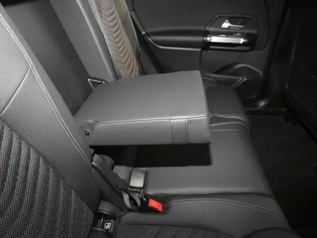 Mercedes-Benz EQB 300