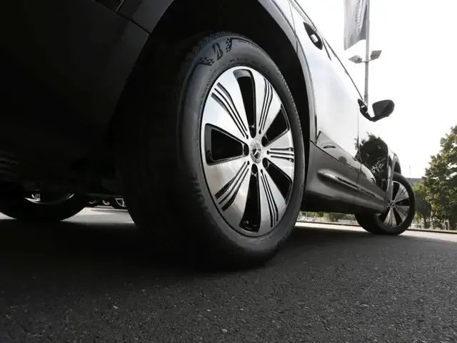 Mercedes-Benz EQB 300