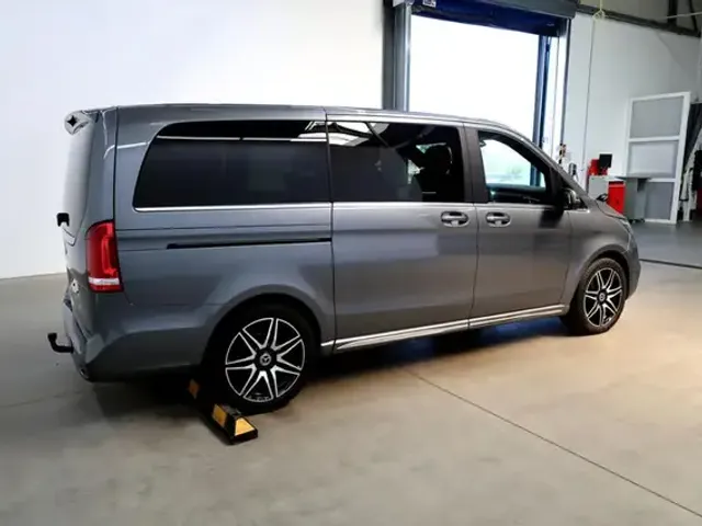 Mercedes-Benz V 300