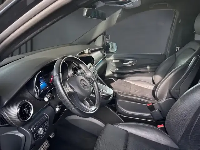 Mercedes-Benz V 250