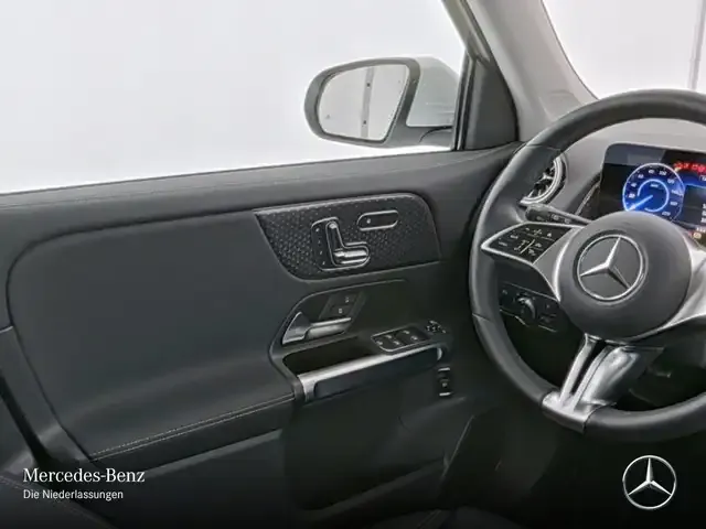 Mercedes-Benz EQB 300