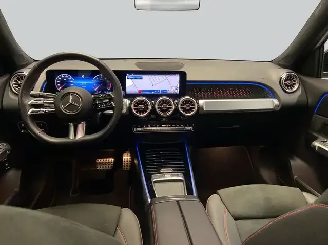 Mercedes-Benz GLB 200