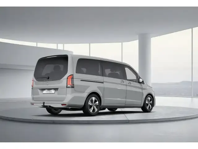 Mercedes-Benz V 220