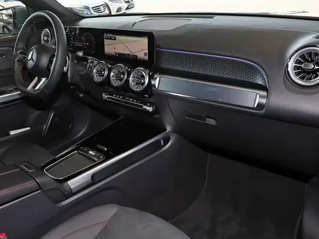 Mercedes-Benz GLB 200