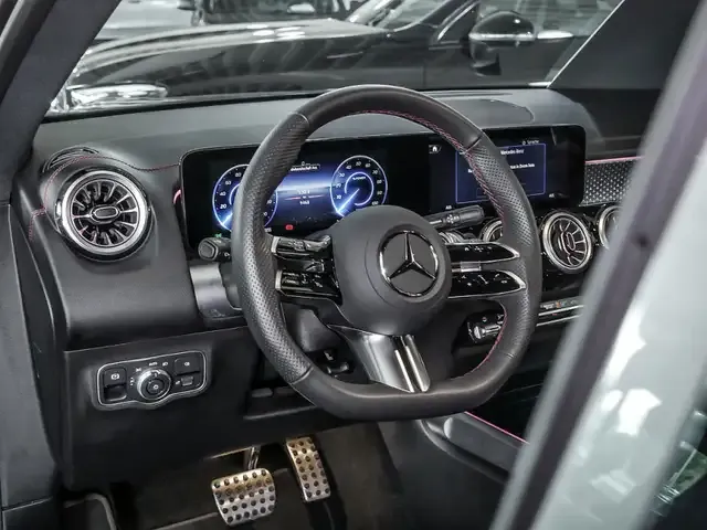 Mercedes-Benz EQB 300