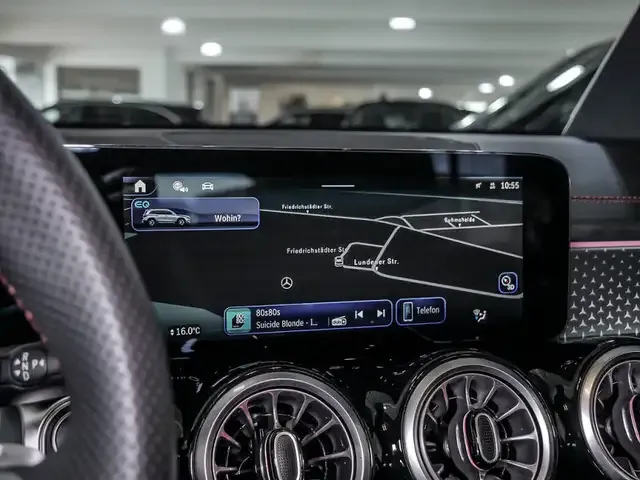 Mercedes-Benz EQB 300