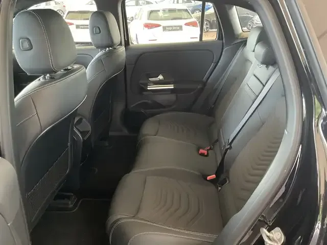 Mercedes-Benz EQA 300