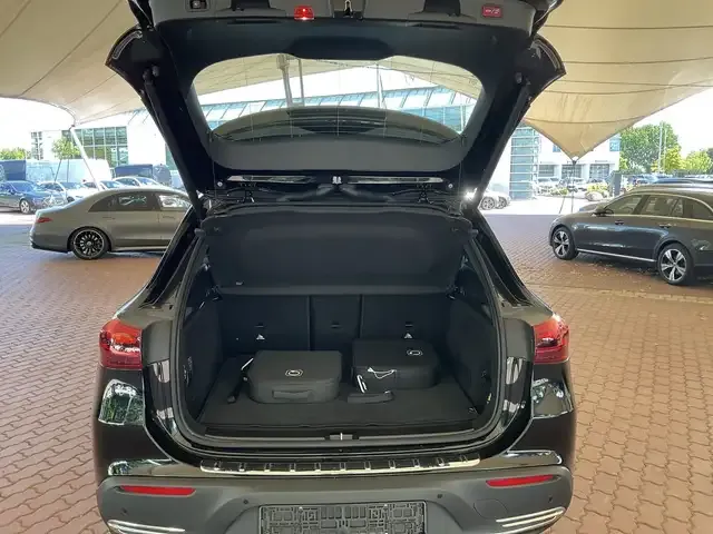 Mercedes-Benz EQA 300