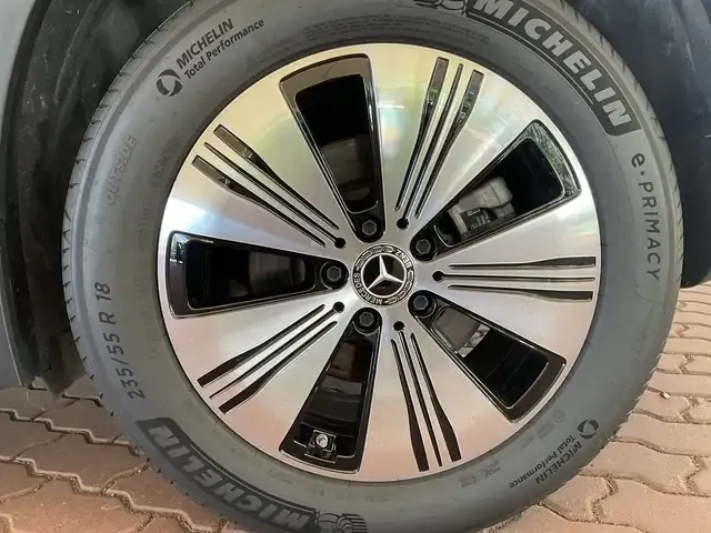 Mercedes-Benz EQA 300