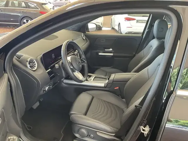 Mercedes-Benz EQA 300