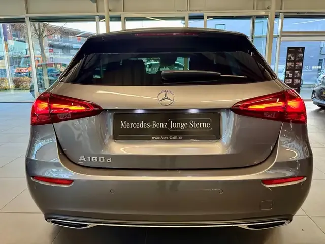 Mercedes-Benz A 180