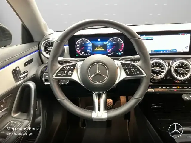 Mercedes-Benz CLA 180