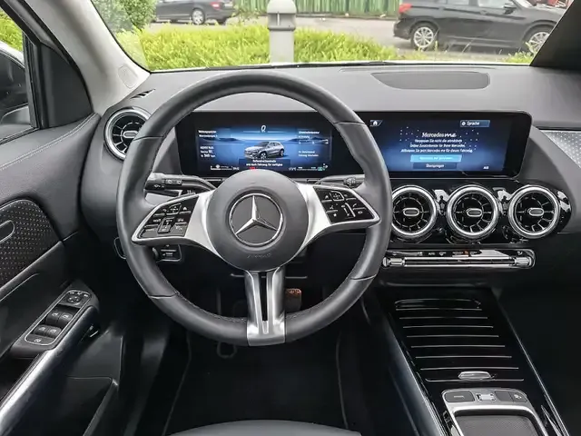 Mercedes-Benz GLA 220