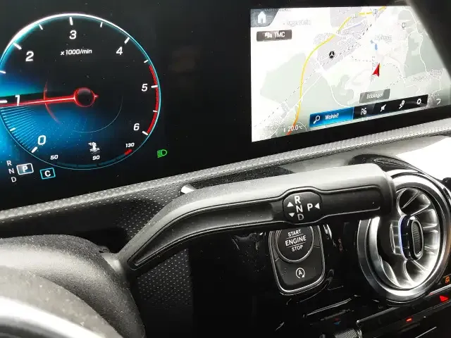 Mercedes-Benz A 220