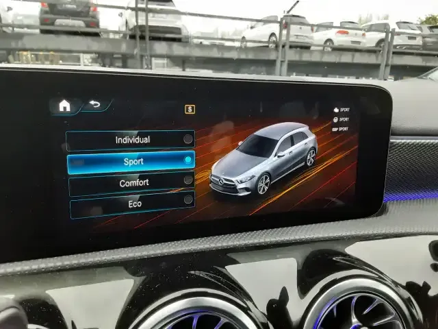Mercedes-Benz A 220