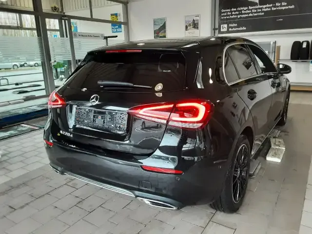 Mercedes-Benz A 220