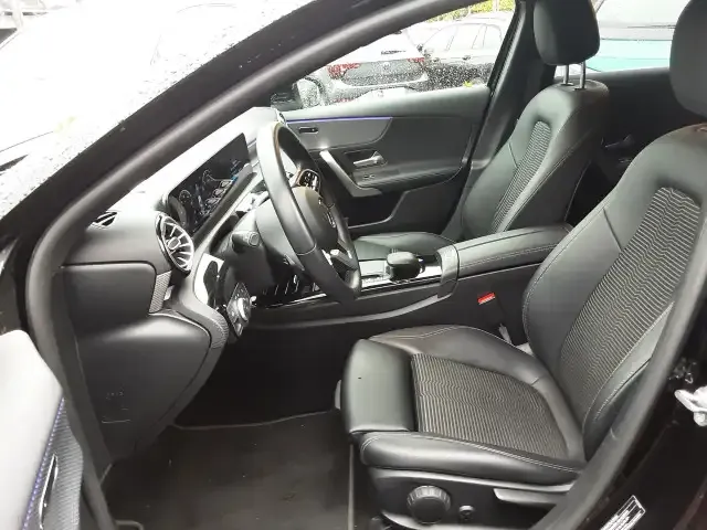 Mercedes-Benz A 220