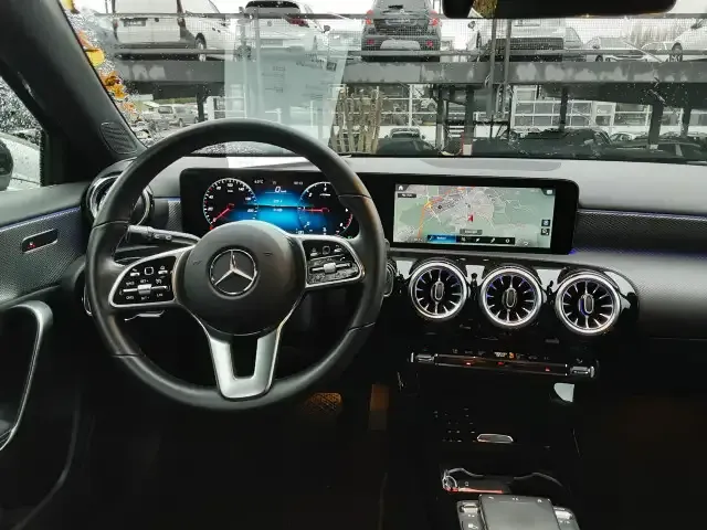 Mercedes-Benz A 220