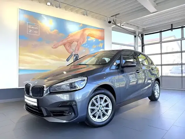 BMW 218