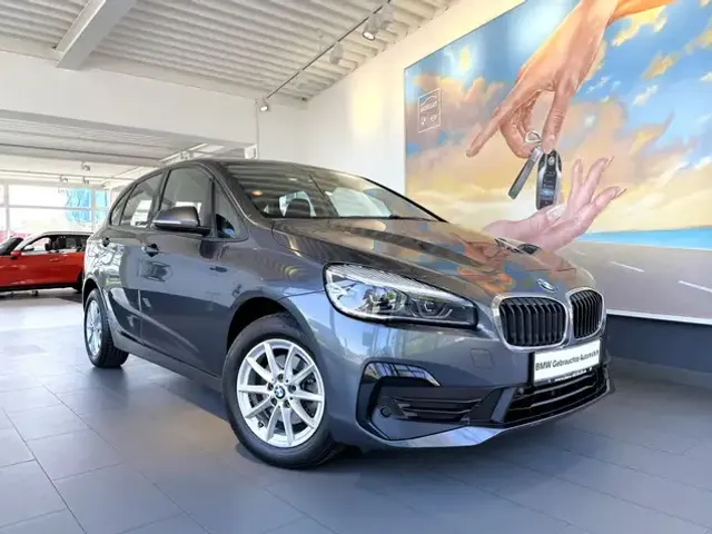 BMW 218