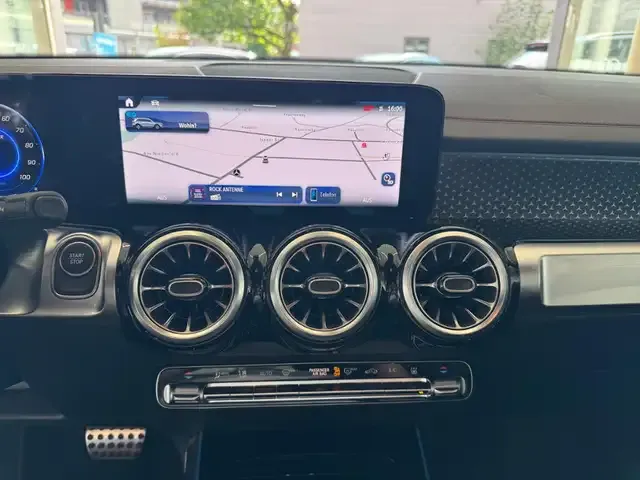 Mercedes-Benz EQB 300