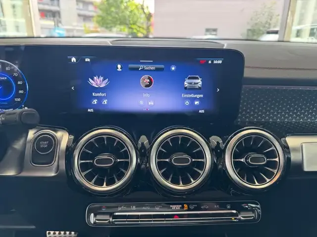 Mercedes-Benz EQB 300