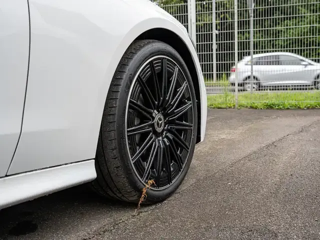 Mercedes-Benz CLE 300