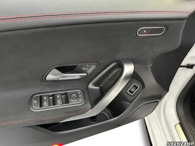 Mercedes-Benz CLA 35 AMG