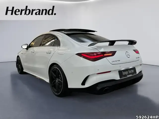Mercedes-Benz CLA 35 AMG