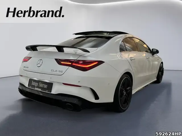 Mercedes-Benz CLA 35 AMG