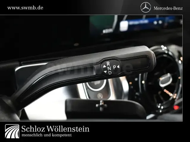 Mercedes-Benz GLB 220