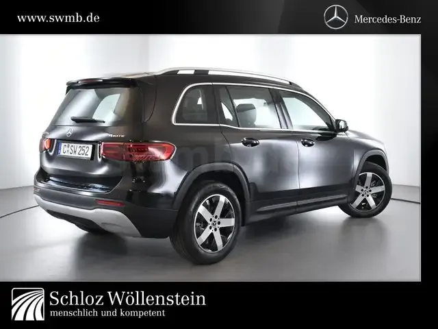 Mercedes-Benz GLB 220