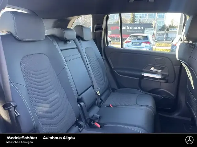 Mercedes-Benz EQB 350