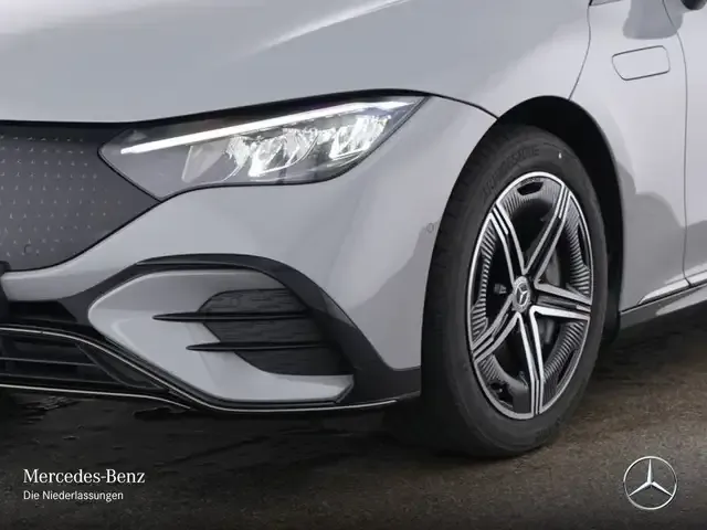 Mercedes-Benz EQE 300