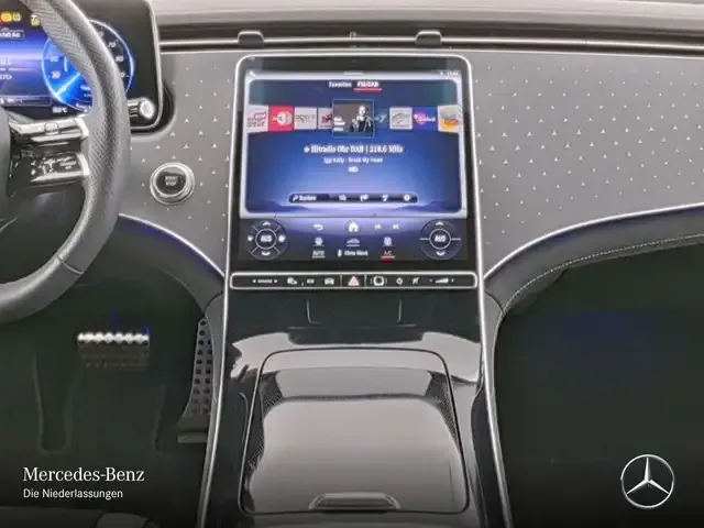 Mercedes-Benz EQE 300