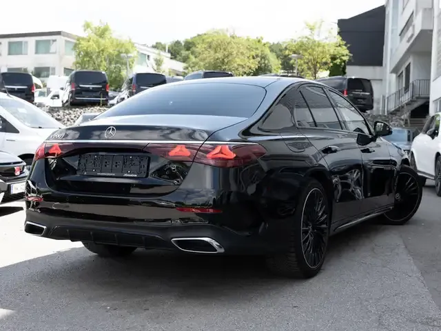 Mercedes-Benz E 200