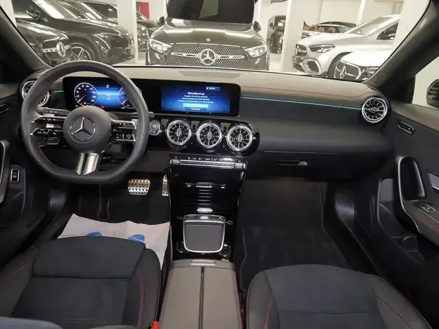 Mercedes-Benz CLA 200