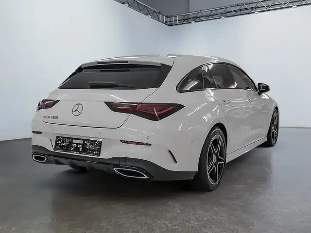 Mercedes-Benz CLA 200