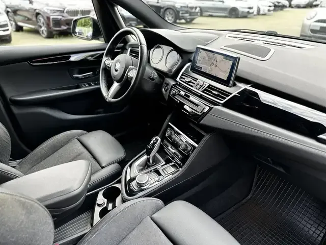 BMW 220