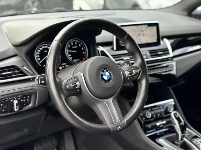 BMW 220
