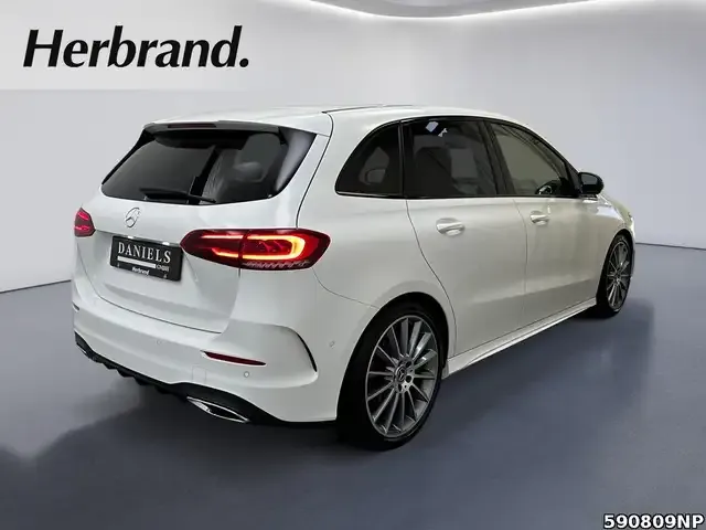 Mercedes-Benz B 220