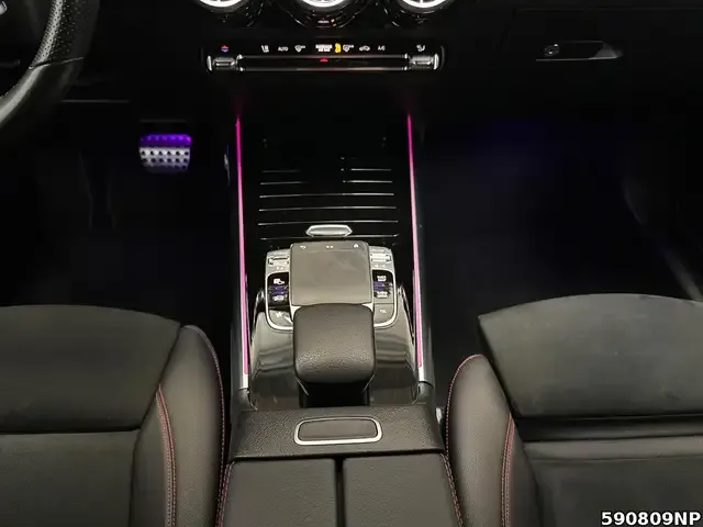Mercedes-Benz B 220