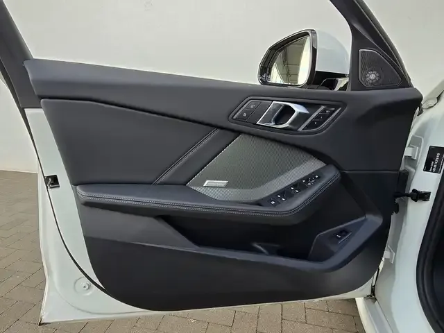 BMW 114